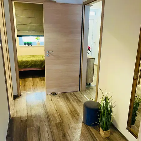 Brookforest Belvarosi 2 * Дебрецен